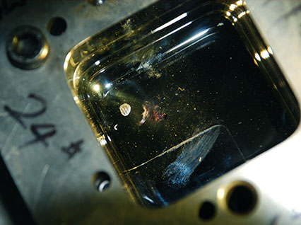 <a href='http://m.xyqzj.cn/product/3.htm' class='text_a'>模具激光焊機</a>修復鏡面模具效果